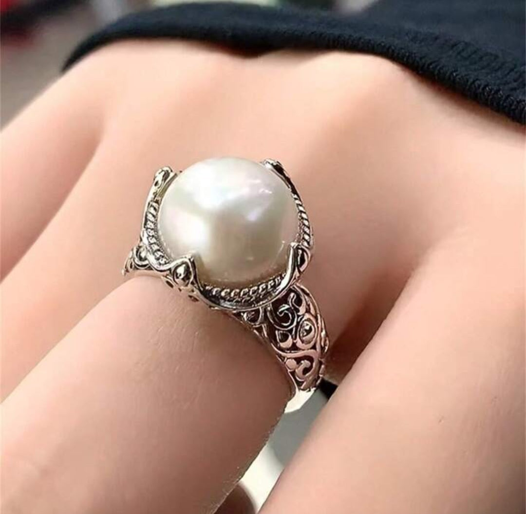 Pearl Chunky Ring